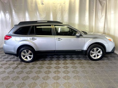 Used 2014 Subaru Outback 2.5i Limited image 9