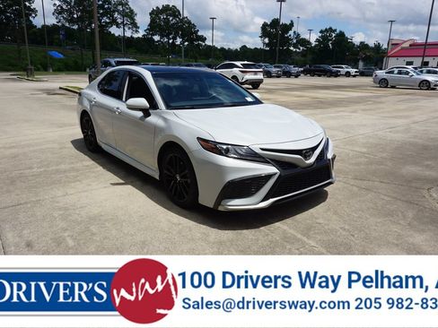 Used 2023 Toyota Camry XSE FWD image 1