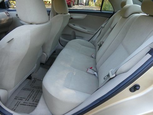 Used 2012 Toyota Corolla LE image 18