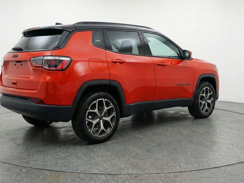 Used 2025 Jeep Compass Limited AWD/4WD image 9