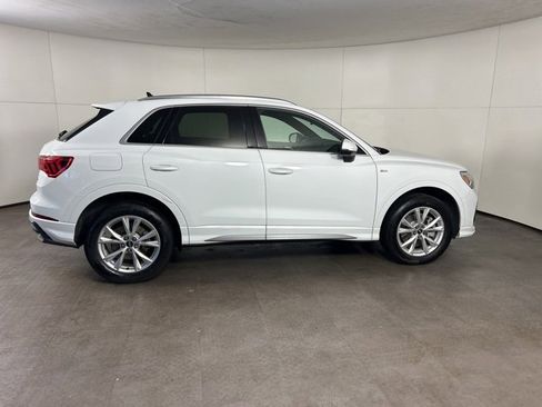 Used 2023 Audi Q3 2.0T Premium Plus w/ Premium Plus Package image 8