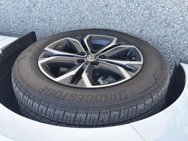 Used 2025 Toyota Sienna Platinum AWD/4WD image 6