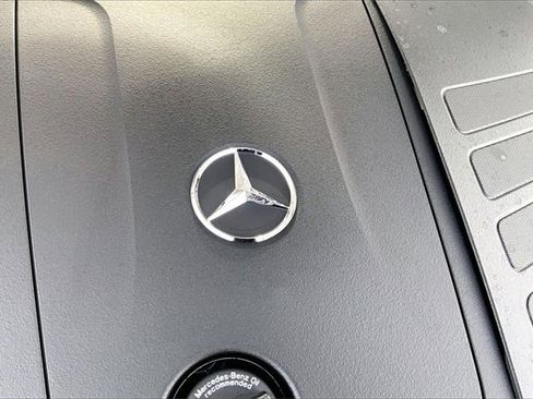 Used 2025 Mercedes-Benz C 300 4MATIC Sedan image 29