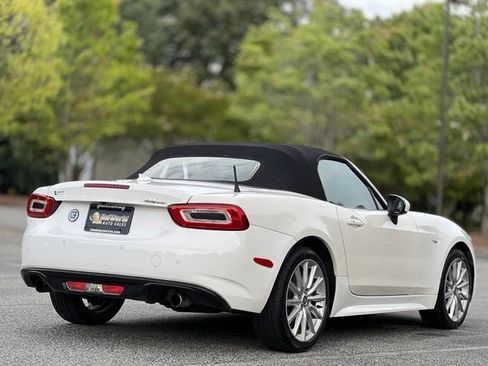 Used 2018 FIAT 124 Spider Lusso w/ Convenience Group RWD image 13