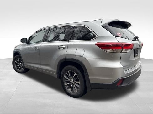 Used 2017 Toyota Highlander XLE image 5