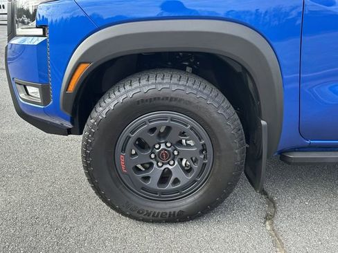 Certified 2025 Nissan Frontier PRO-4X image 12