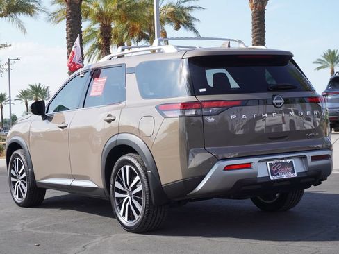 Certified 2024 Nissan Pathfinder Platinum FWD image 3