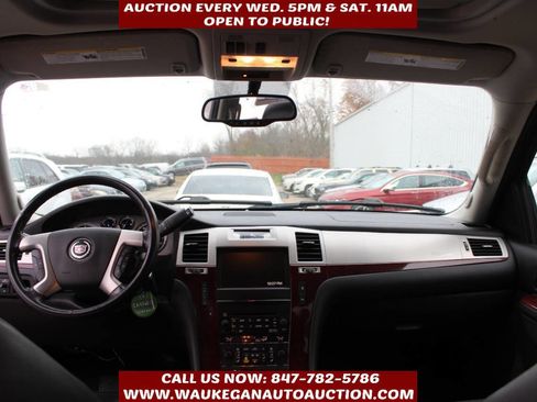 Used 2011 Cadillac Escalade AWD w/ Touring Package image 8