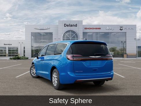 New 2026 Chrysler Pacifica Select FWD image 4