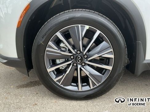 New 2026 INFINITI QX60 Luxe w/ Family Package image 6