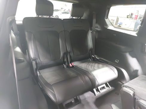 Used 2023 Jeep Grand Cherokee L Laredo AWD/4WD image 12