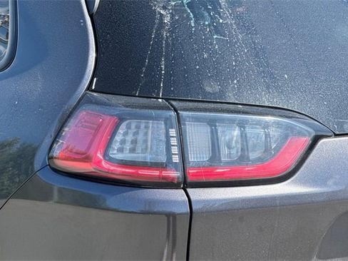 Used 2023 Jeep Cherokee Altitude Lux image 47