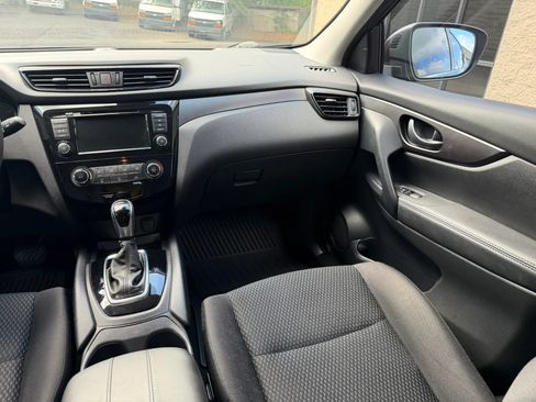 Used 2020 Nissan Rogue Sport S w/ Appearance Package FWD image 13