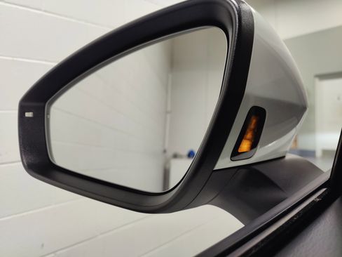 Certified 2023 Volkswagen ID.4 2WD image 6