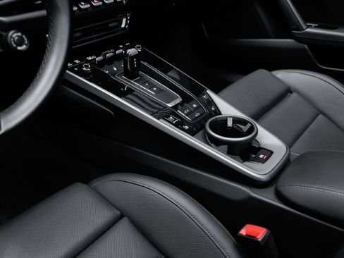 Certified 2022 Porsche 911 Carrera w/ Premium Package RWD image 24