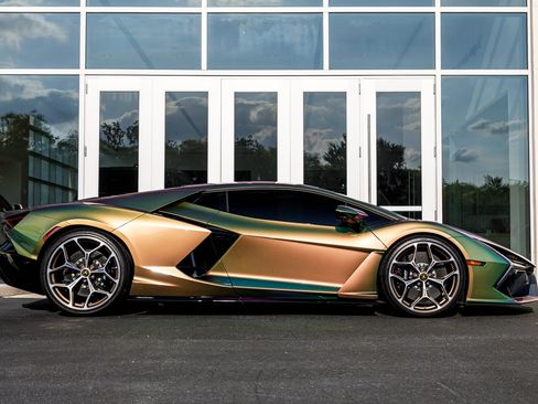 Used 2024 Lamborghini Revuelto AWD/4WD image 18