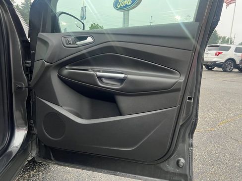 Used 2017 Ford Escape SE AWD/4WD image 36