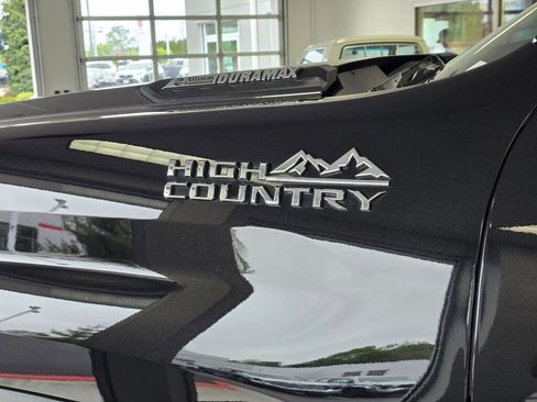 Used 2022 Chevrolet Silverado 3500 High Country w/ Z71 Off-Road Package AWD/4WD image 12