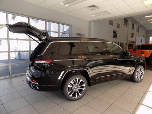 New 2025 Jeep Grand Cherokee L Overland image 8