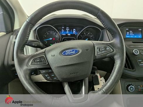 Used 2015 Ford Focus SE w/ SE Cold Weather Package FWD image 17