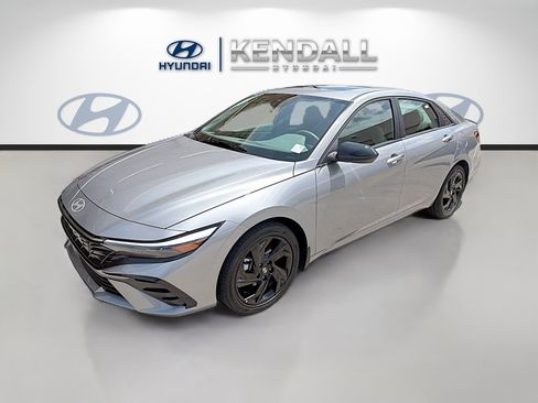 Used 2026 Hyundai Elantra SEL Sport Premium FWD image 3