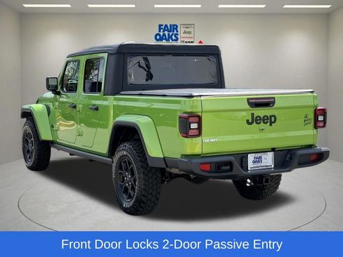 Used 2025 Jeep Gladiator Sport AWD/4WD image 11