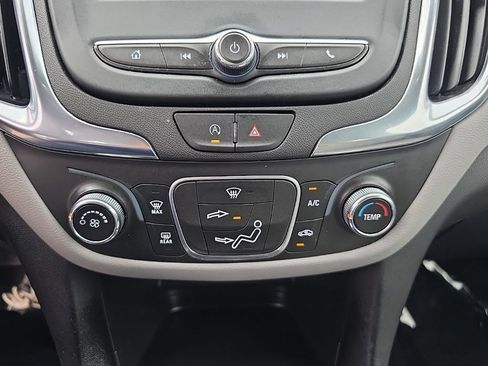 Certified 2024 Chevrolet Equinox LS FWD image 19