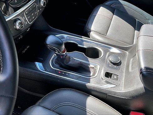 Used 2023 Chevrolet Traverse RS image 13