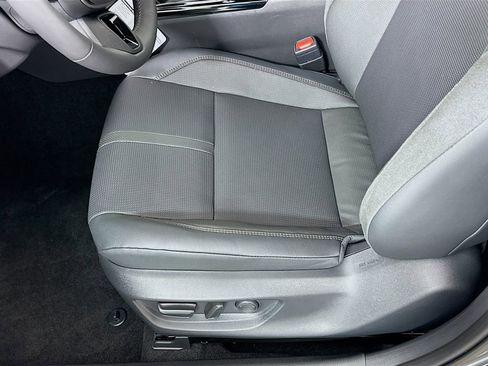 Used 2025 Toyota Camry XLE image 20