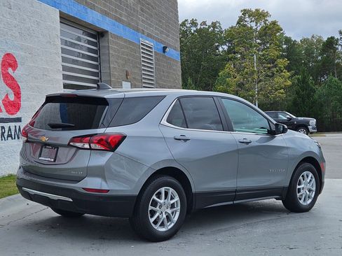 Used 2023 Chevrolet Equinox LT w/ Driver Convenience Package image 7