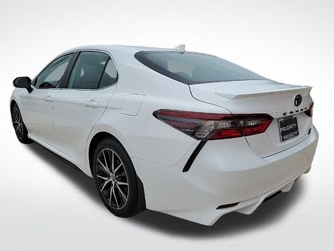 Used 2023 Toyota Camry SE w/ Cold Weather Package image 3