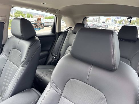 Certified 2024 Honda HR-V EX-L image 17