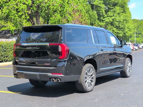 New 2026 GMC Yukon XL Denali w/ Denali Reserve Package AWD/4WD image 17