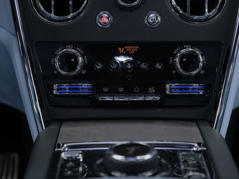 Used 2025 Rolls-Royce Cullinan AWD/4WD image 62