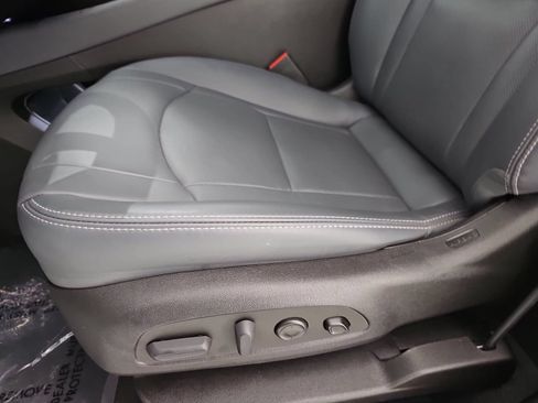 Used 2023 Buick Enclave Premium w/ Experience Buick Package FWD image 27