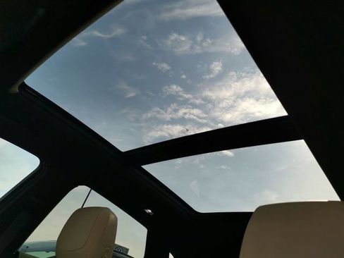 Used 2017 Cadillac XT5 Luxury w/ Driver Awareness Package FWD image 16