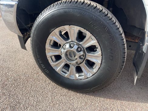 Used 2017 Ford F250 XLT w/ XLT Premium Package image 7