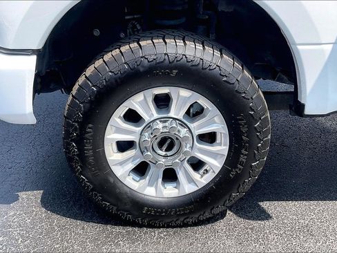 Certified 2022 Ford F250 XLT AWD/4WD image 8