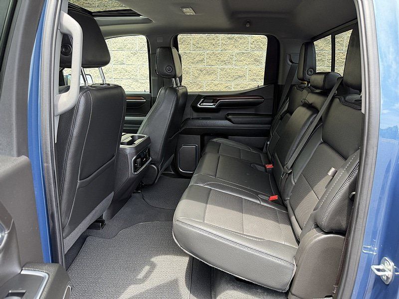 Used 2024 GMC Sierra 1500 Denali w/ Denali Reserve Package AWD/4WD image 17