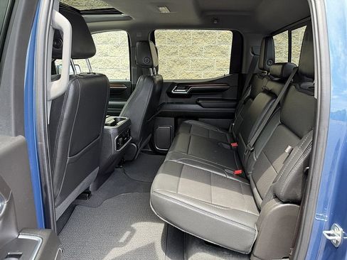 Used 2024 GMC Sierra 1500 Denali w/ Denali Reserve Package AWD/4WD image 17
