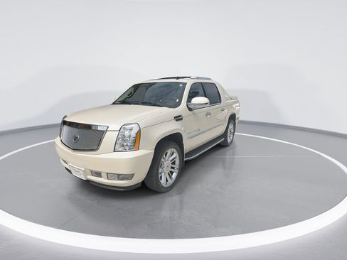 Used 2007 Cadillac Escalade EXT w/ Information Package AWD/4WD image 4