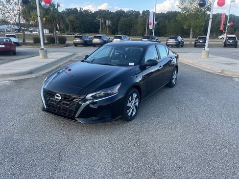 New 2025 Nissan Altima 2.5 S image 4