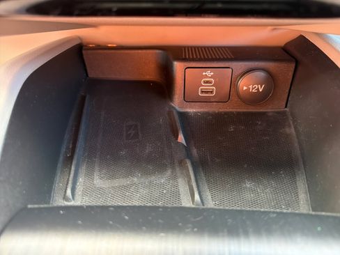 Used 2025 Ford Escape Active w/ Active Premium Tech Pack AWD/4WD image 32