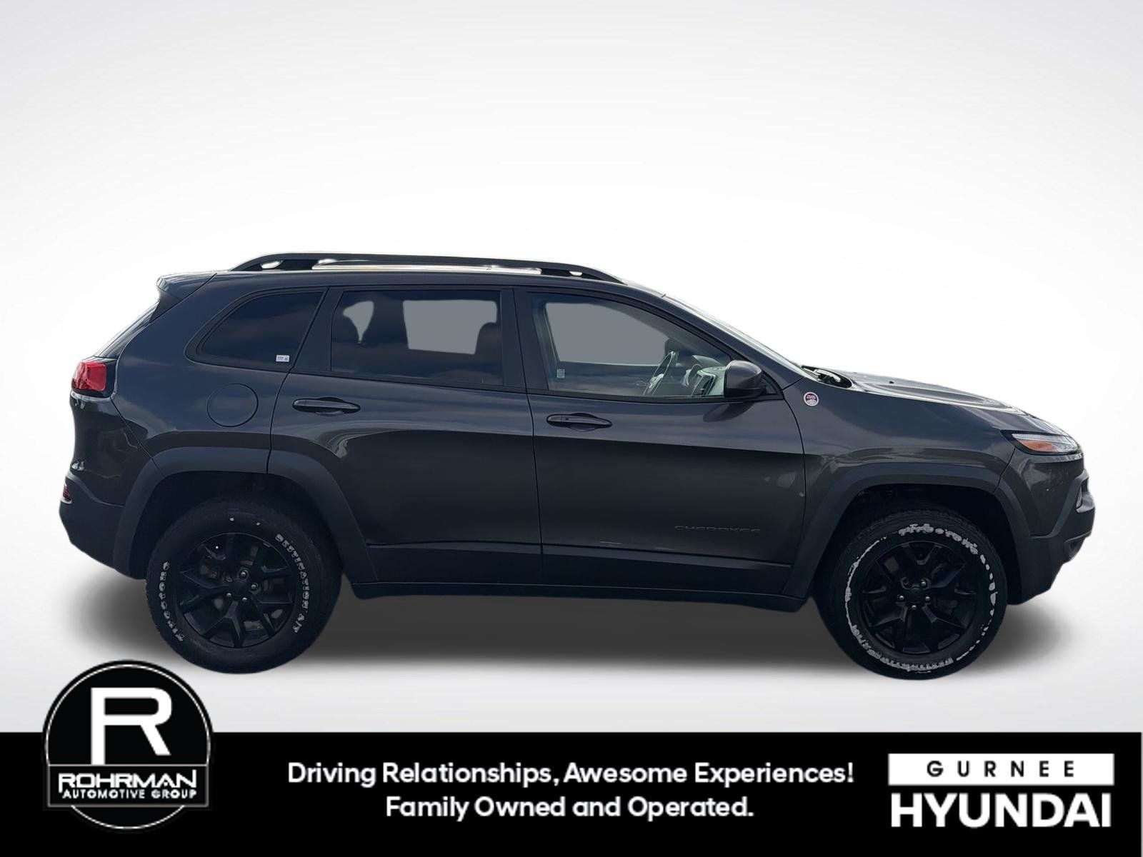 Used 2017 Jeep Cherokee Trailhawk w/ Comfort/Convenience Group AWD/4WD image 10