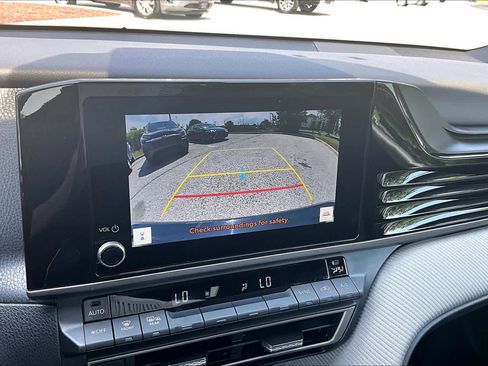 Used 2025 Toyota Camry SE FWD image 26