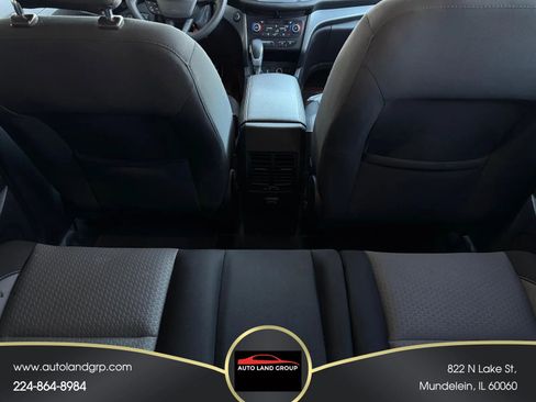 Used 2019 Ford Escape SE image 12