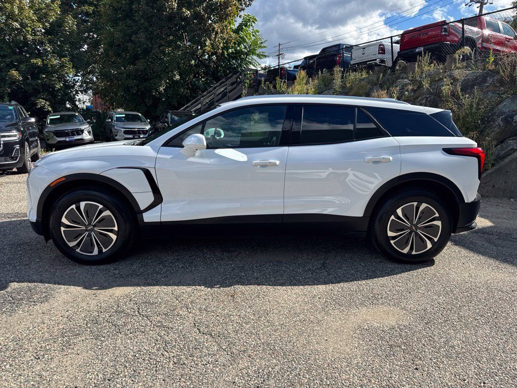 Used 2024 Chevrolet Blazer EV LT AWD/4WD image 3