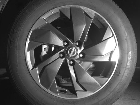 Used 2025 Nissan Rogue SV AWD/4WD image 14