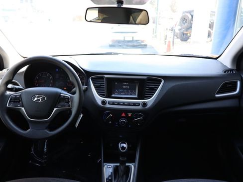 Used 2020 Hyundai Accent SE image 13