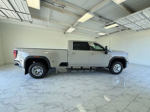 New 2026 GMC Sierra 3500 SLE w/ SLE Value Package AWD/4WD image 9